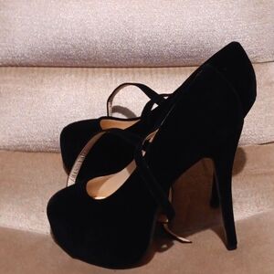 Ochenta Platform Velvet Cross Strap Ankle Heels